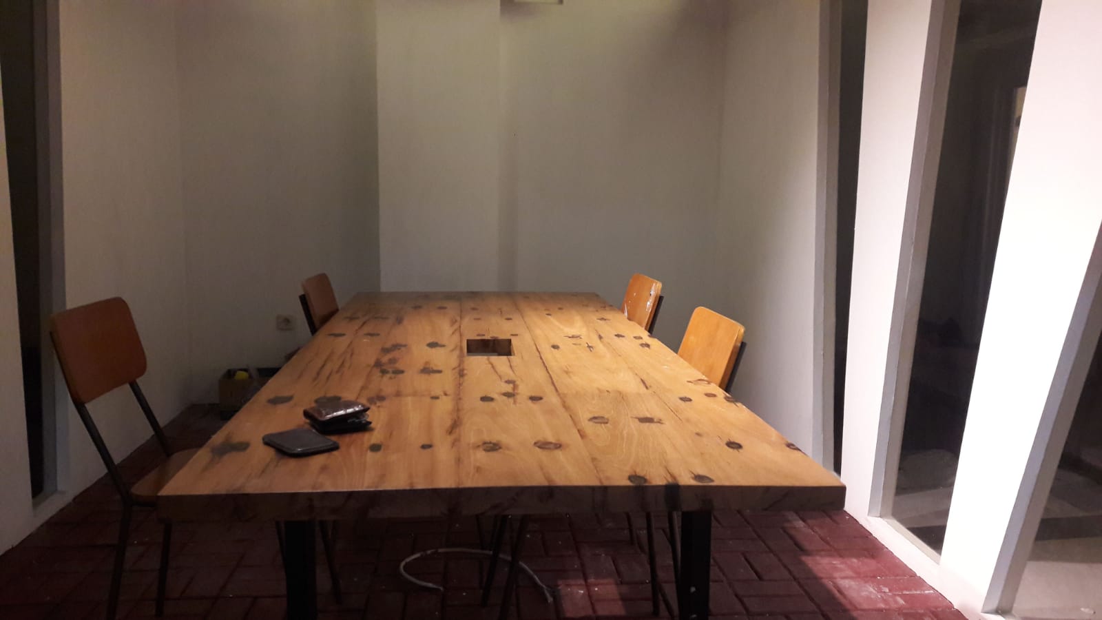 Ruang Meeting Eksklusiv